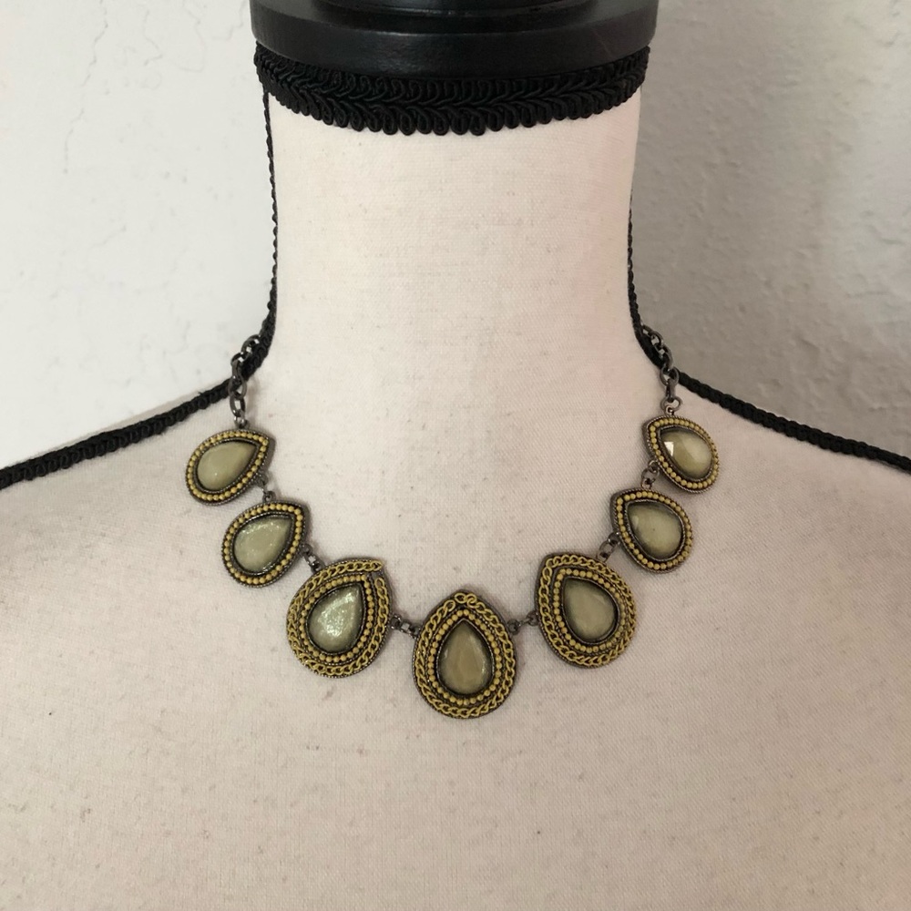 Liz Teardrop Pendant Necklace